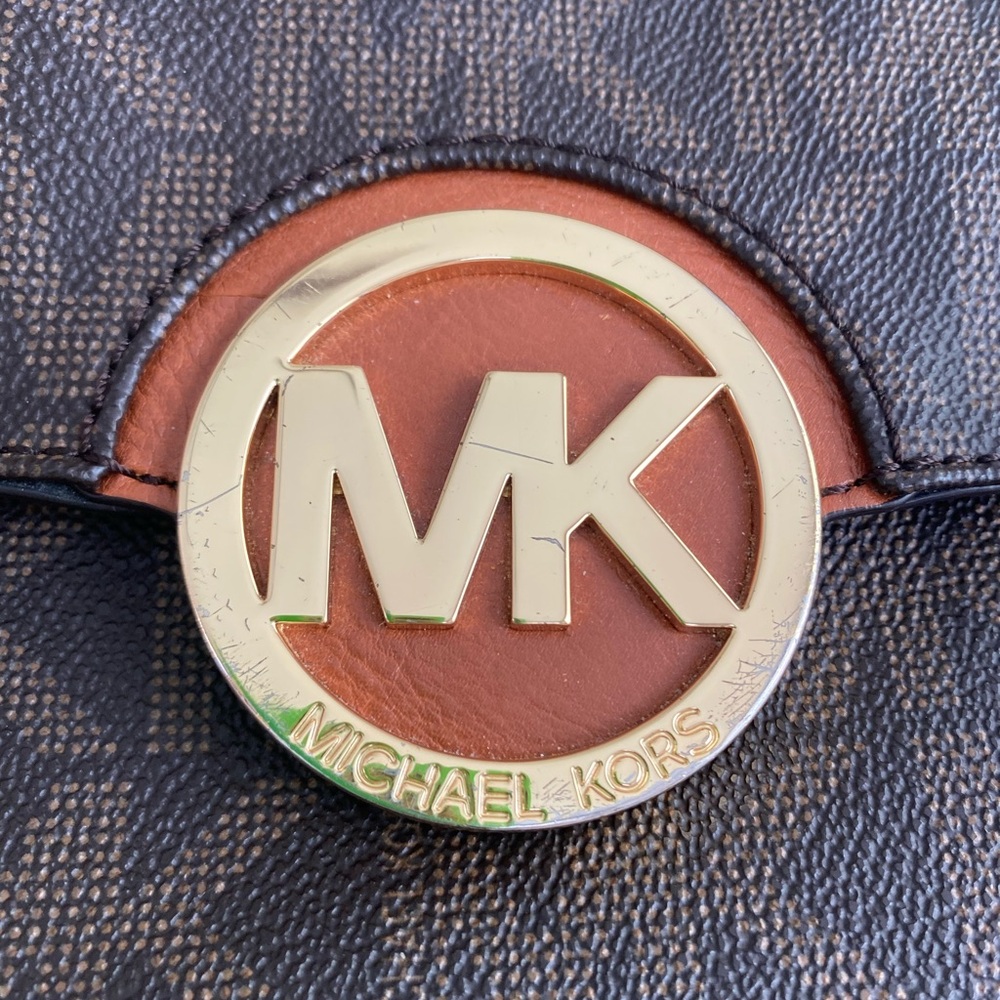 Michael Kors Signature Brown Crossbody Bag - Picture 3 of 16
